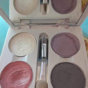 Elf Eye and Lip Mirrored Palette - plum colored